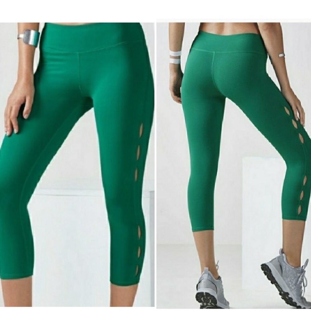 Fabletics sz small Olive Capri with Side Slits